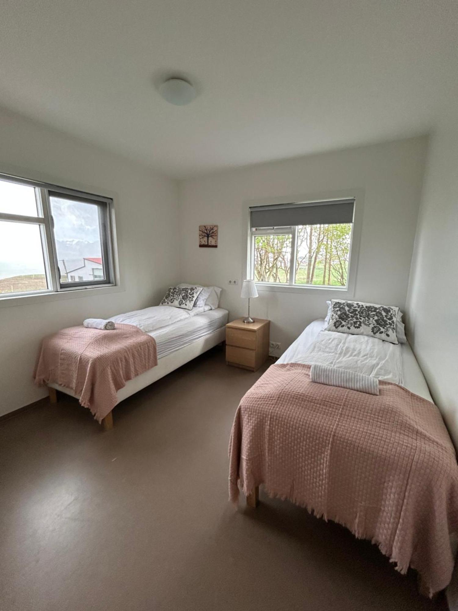 Sythra-Skoerthugil Guesthouse Varmahlíð Esterno foto
